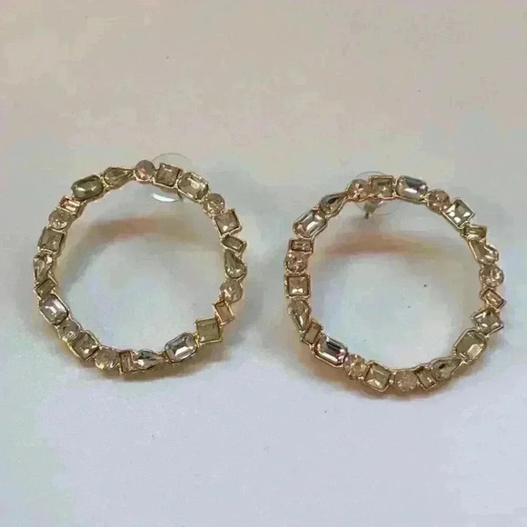 GUESS new Medium Gold-Tone Crystal Front H… - Picture 8 of 12
